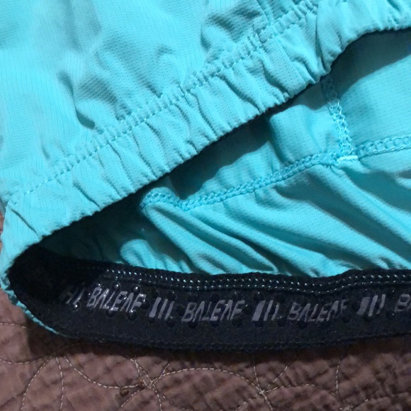 Baleaf running shirt large with pockets and reflective places - Picture 4 of 11